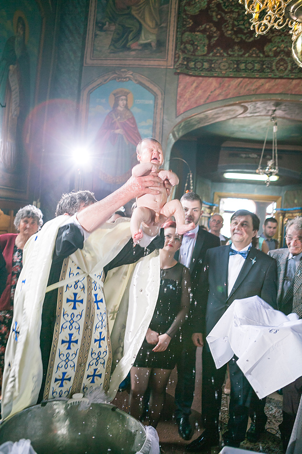 FOTOVIVA Fotografii botez și nou născut  Ploiești 