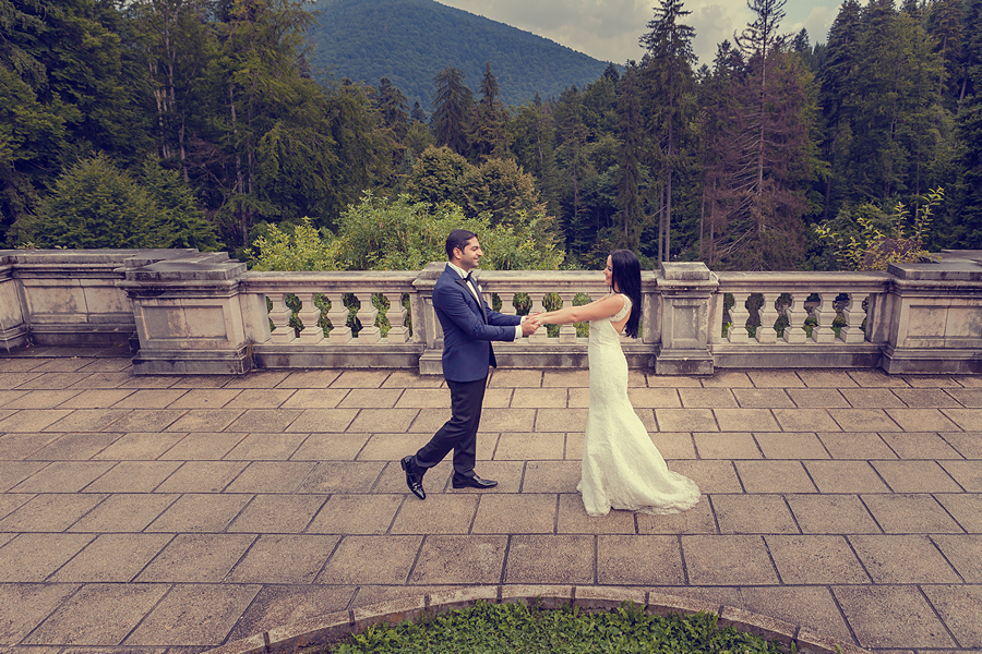 FOTOVIVA Fotografii după nuntă  Sinaia Castelul Peleș 