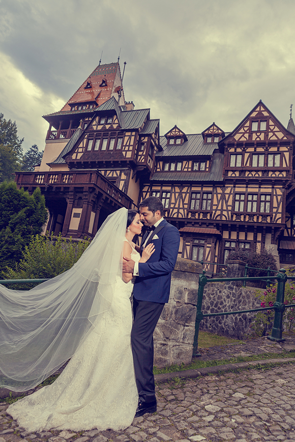 FOTOVIVA Fotografii după nuntă  Sinaia Castelul Peleș 