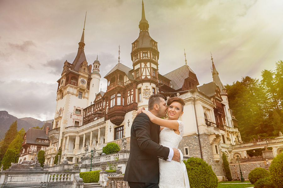 FOTOVIVA Fotografii după nuntă  Sinaia Castelul Peleș 