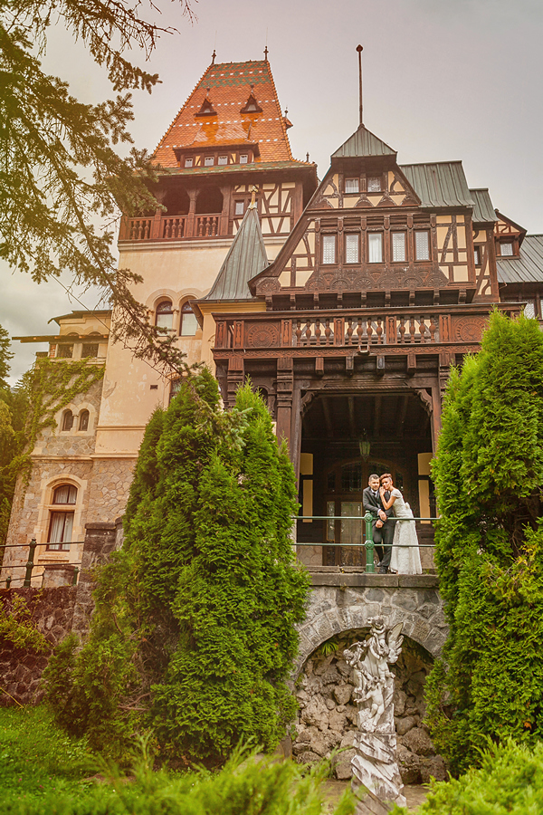 FOTOVIVA Fotografii după nuntă  Sinaia Castelul Peleș 