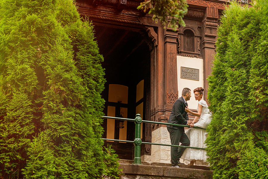 FOTOVIVA Fotografii după nuntă  Sinaia Castelul Peleș 